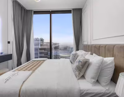 Chic Urban Escape Crest 1BR w/ Private Balcony